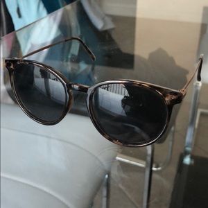 I have to many sunglasses